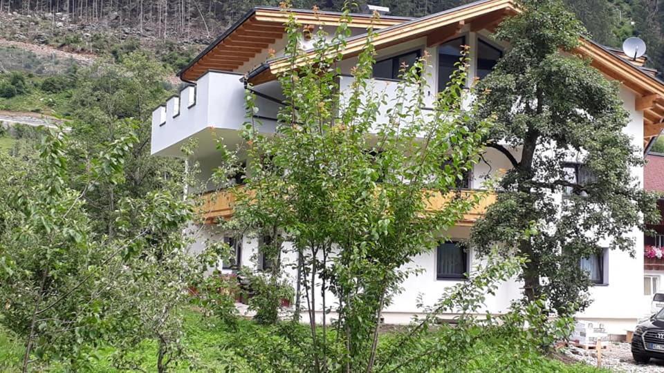 Alpen Apart Michael Mayrhofen Exterior photo